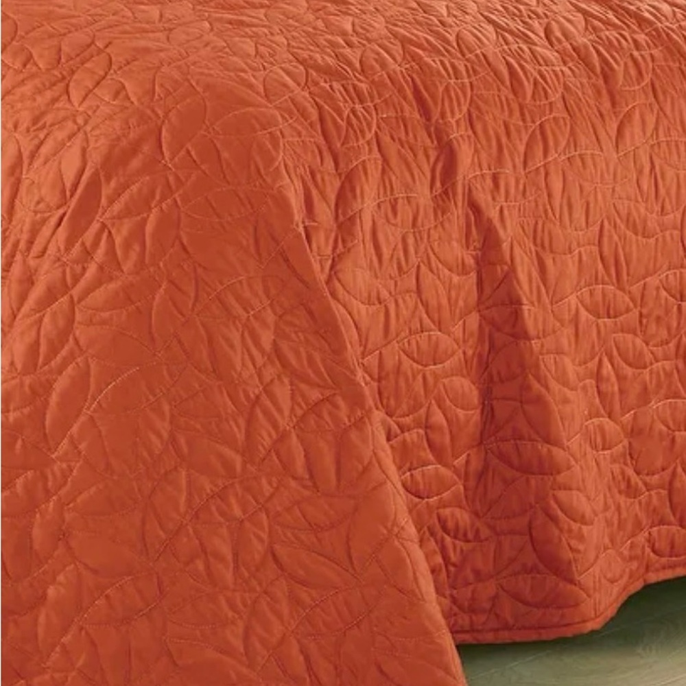 Rust/Orange Quilted Bedspread FULL/QUEEN